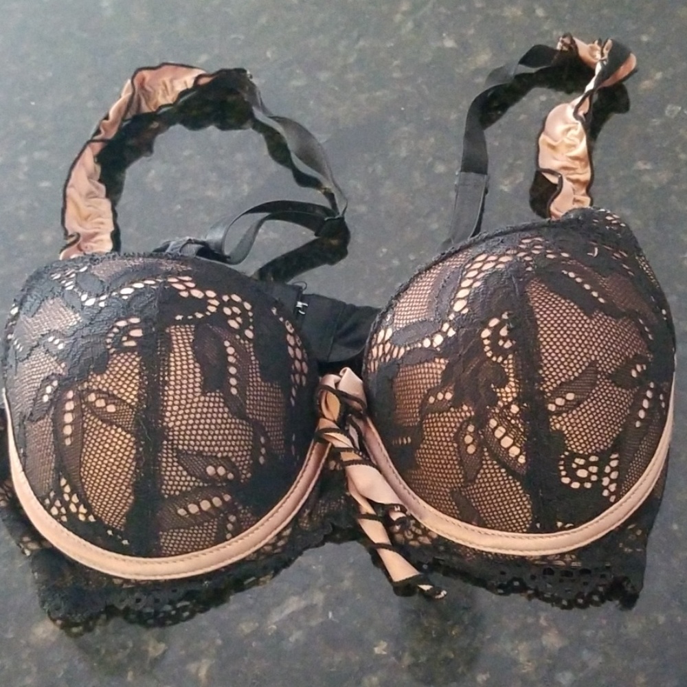 Black and Tan Under Wire Demi Bra